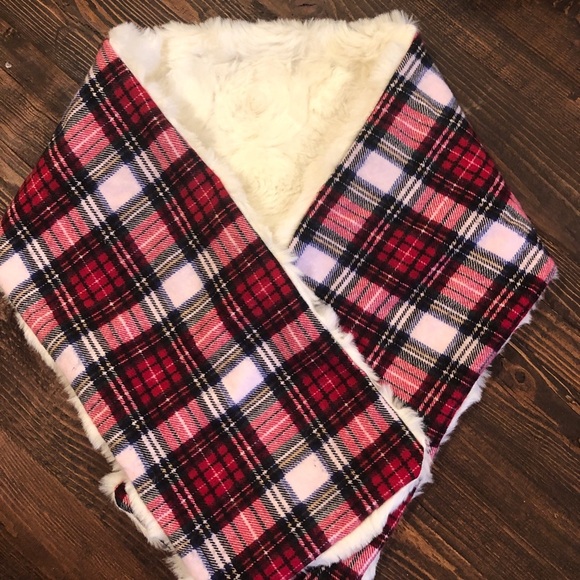 Faux Fur And Plaid Flannel Scarf - Picture 5 of 5
